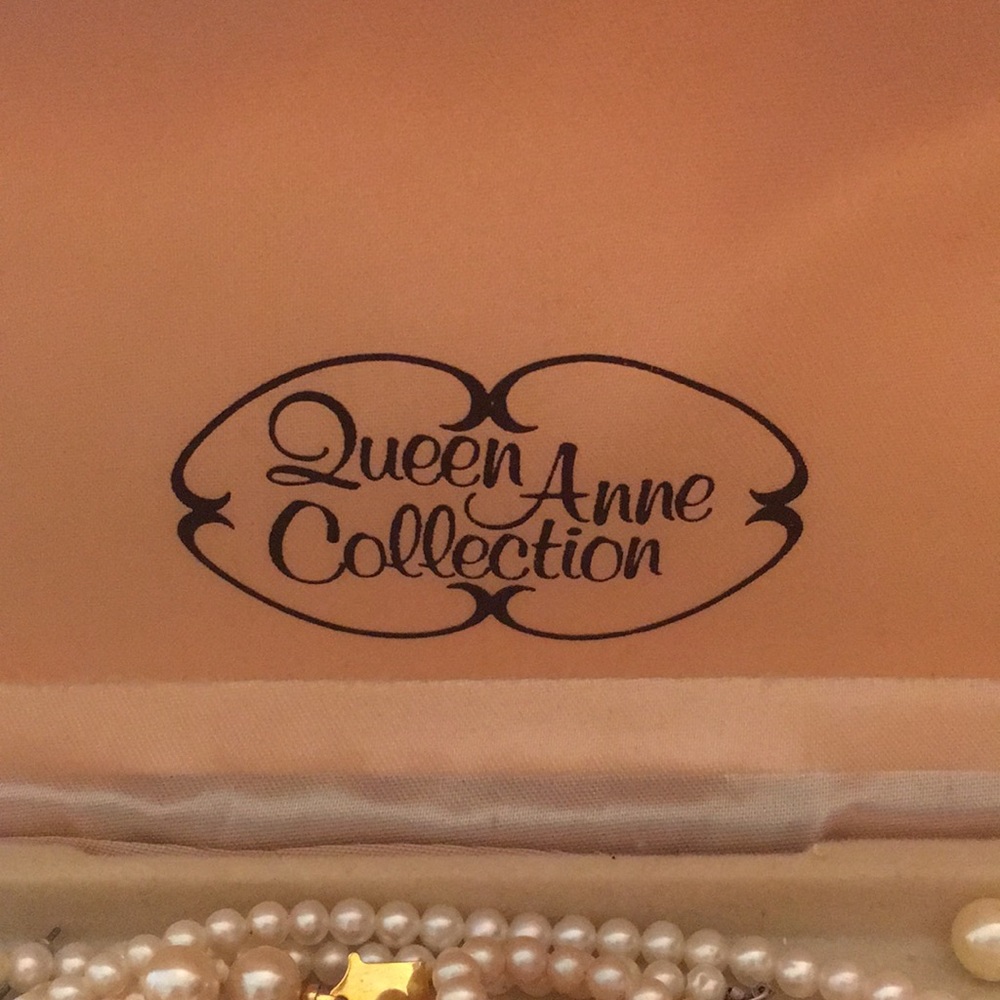 QUEEN ANNE COLLECTION PEARL SET 6 piece set